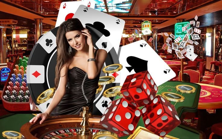golden ပလက်ဖောင်း Live Casino Baccarat Table မှ Dealer ကတ်ခွဲပေးနေသောမြင်ကွင်း